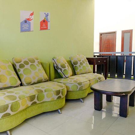 Zulfina Homestay Syariah Mitra Reddoorz Banyuwangi  Esterno foto